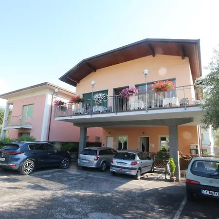 Casa Wanda Since 1999 לינה וארוחת בוקר ריבה דל גארדה